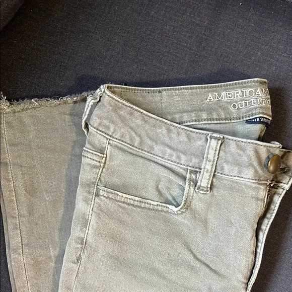 American Eagle Outfitters Olive Jegging Jeans Size 6 - Picture 4 of 4